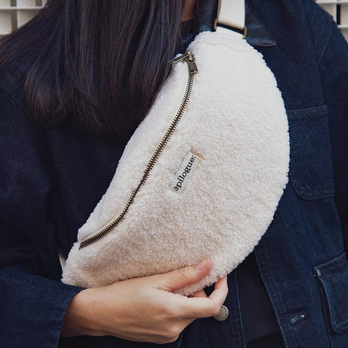 Sac banane en moumoute